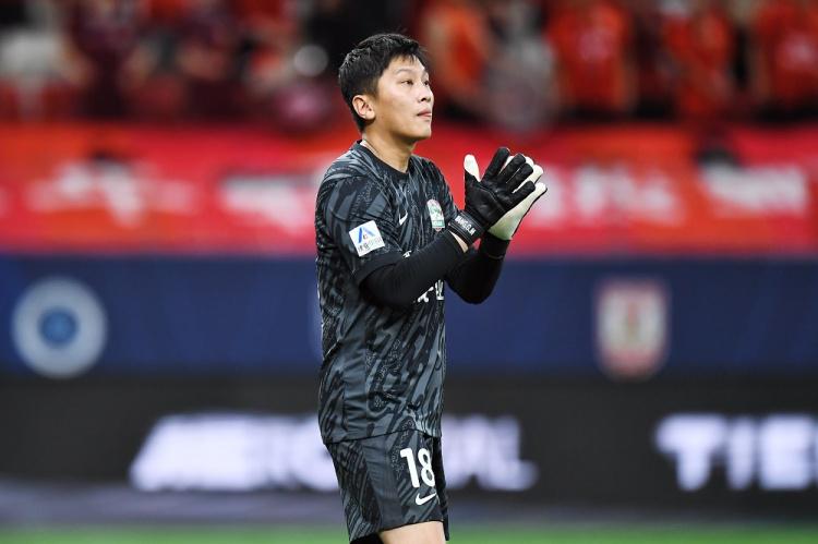 而从去年到, 赛事冠军奖, 立功