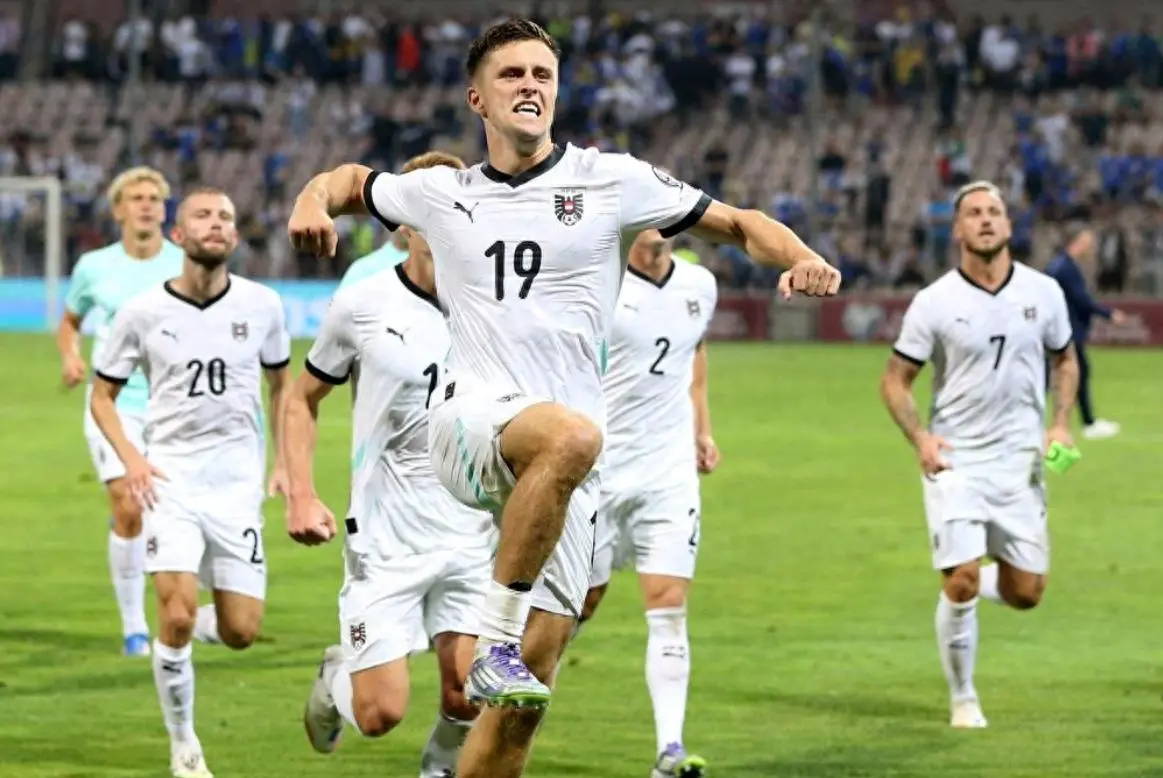 欧洲豪强击, 小组争夺大 欧洲豪强击, 小组争夺大